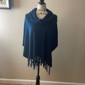Love stitch        
FRINGE COWL NECK PONCHO